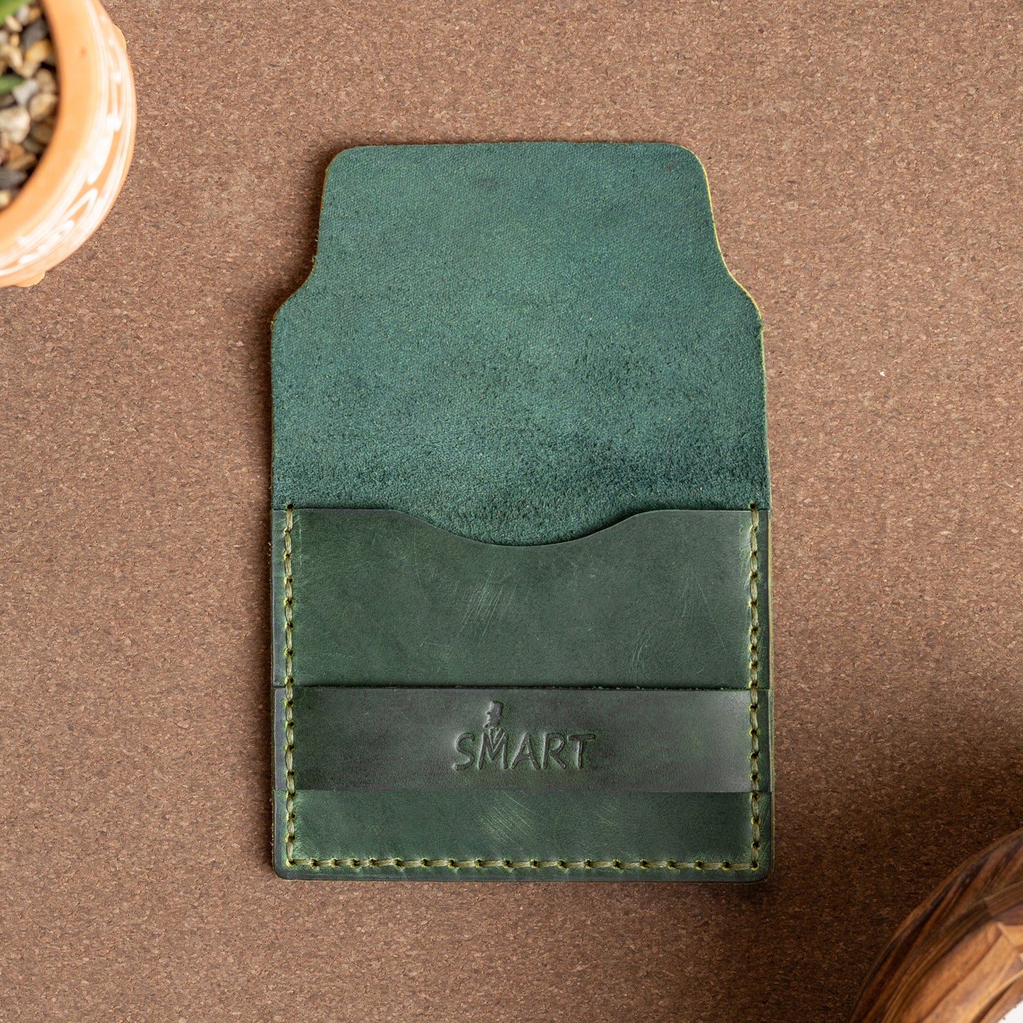 Flap card holder | Olive