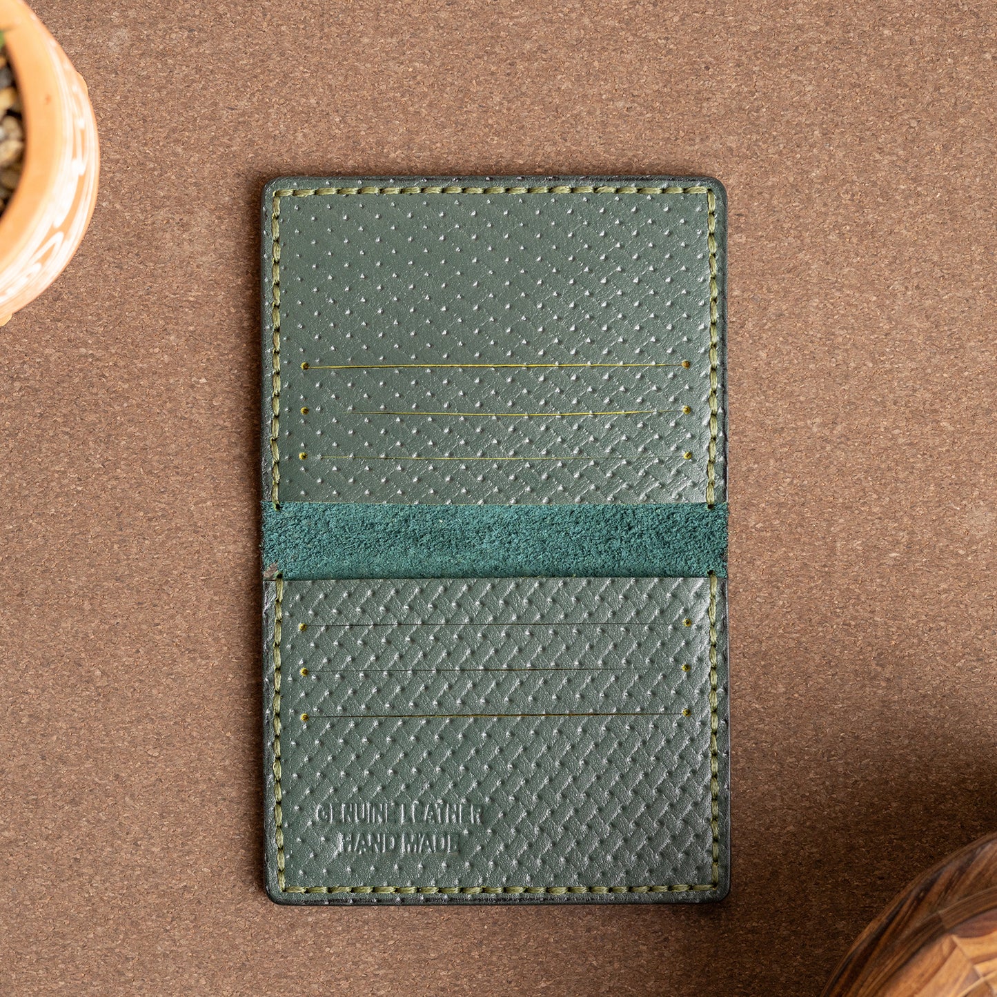 slim Tangled card holder | Olive